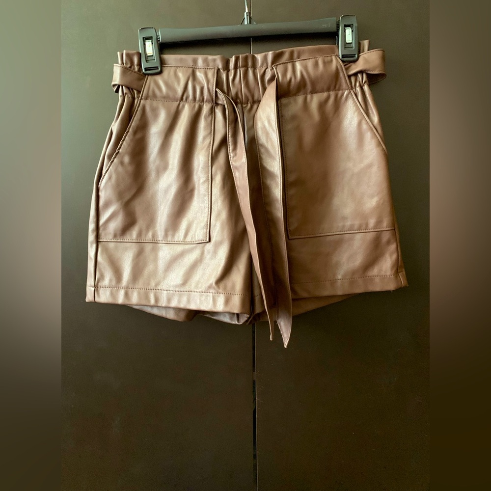 Women’s coffee brown faux leather shorts size small